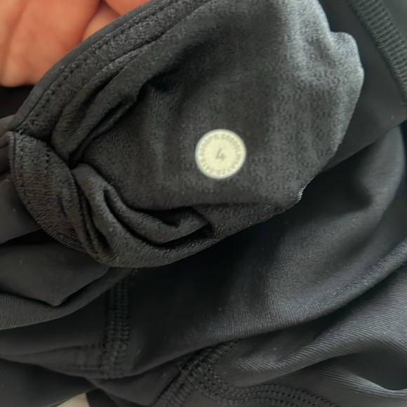 Black lululemon leggings with mesh stripes size 4 - Picture 7 of 7